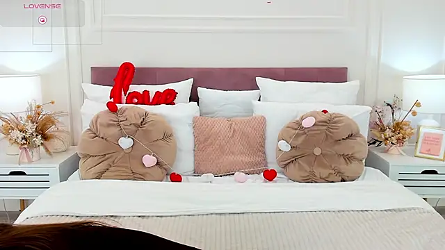 Snapshot of ToriSonn chatting on 02-21-26, 06:15 ToriSonn online show from 02-21-26, 06:15