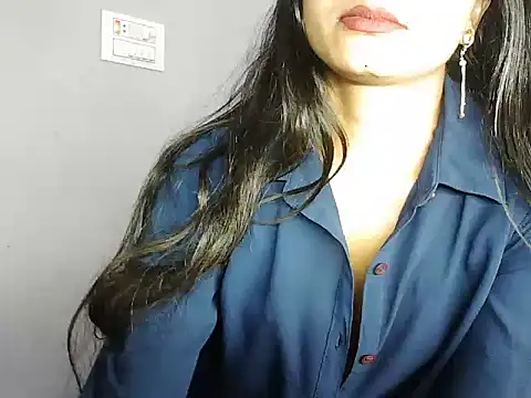 ROSE GOLDE online show from 12-22-25, 07:08