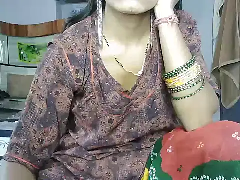 ROSE GOLDE online show from 06-19-26, 06:52