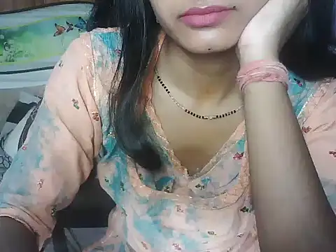 ROSE GOLDE online show from 05-18-26, 08:52