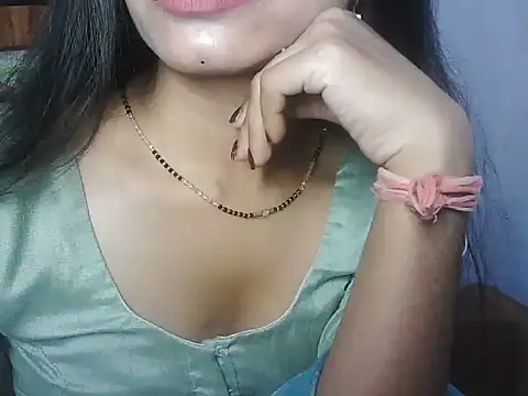 ROSE GOLDE online show from 05-17-26, 03:12