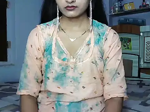 ROSE GOLDE online show from 06-18-26, 05:50