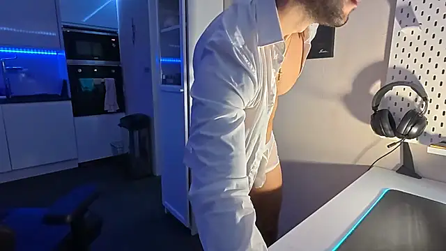 Snapshot of boiteasex chatting on 09-15-25, 03:34 boiteasex online show from 09-15-25, 03:34