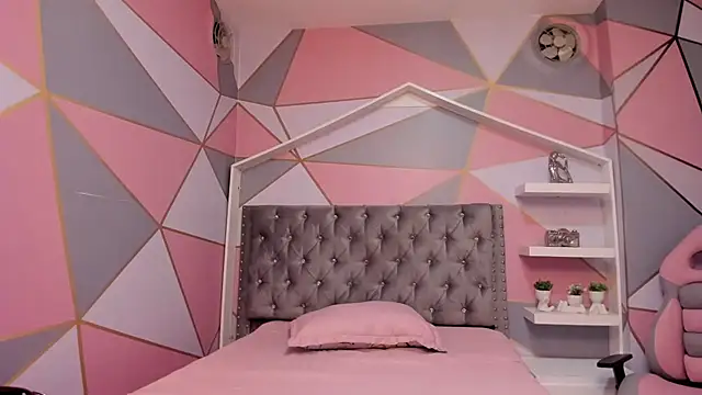 BabyAngel18  online show from 11-05-25, 03:20