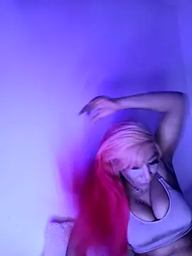 Snapshot of iamlalamilano chatting on 02-20-26, 05:26 iamlalamilano online show from 02-20-26, 05:26