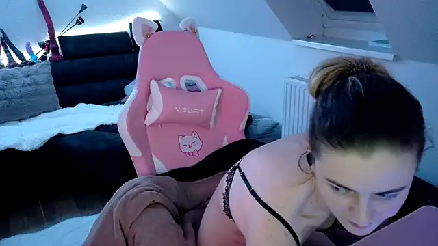 Melly4You online show from 03-12-26, 11:31