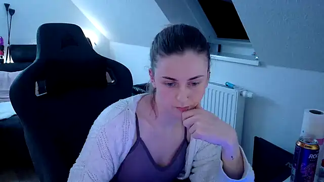 Melly4You online show from 04-15-26, 10:21