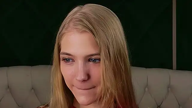 4example Chloe online show from 04-06-26, 05:30