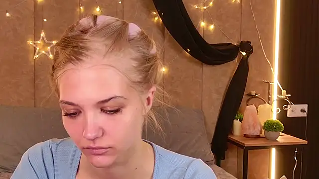 4example Chloe online show from 04-23-26, 05:25