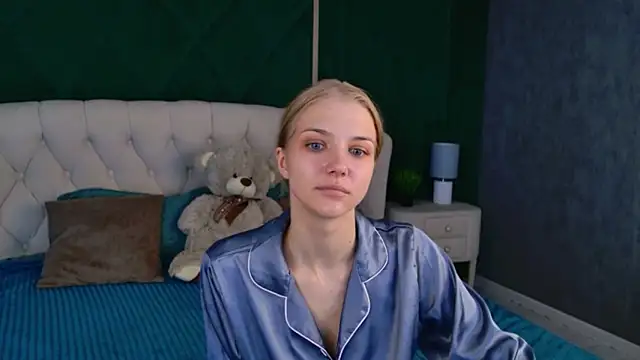 4example Chloe online show from 05-21-26, 05:49