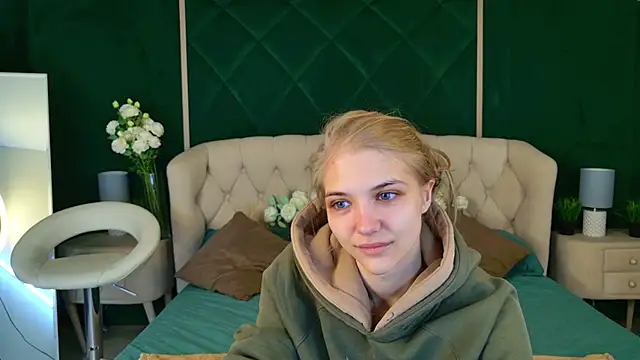 4example Chloe online show from 04-07-26, 05:31