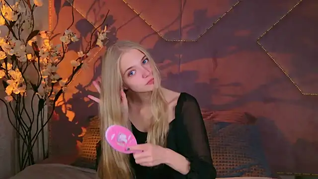 Snapshot of 4example_Chloe chatting on 10-01-25, 10:41 4example Chloe online show from 10-01-25, 10:41