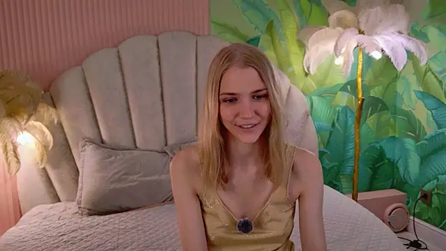 Snapshot of 4example_Chloe chatting on 06-14-26, 05:41 4example Chloe online show from 06-14-26, 05:41