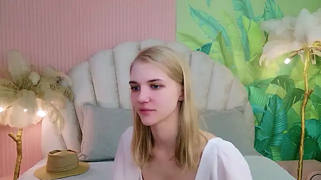 Snapshot of 4example_Chloe chatting on 07-01-26, 05:30 4example Chloe online show from 07-01-26, 05:30