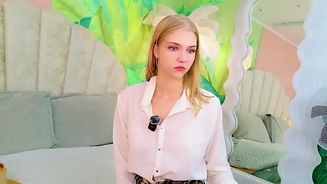 Snapshot of 4example_Chloe chatting on 07-08-26, 05:52 4example Chloe online show from 07-08-26, 05:52