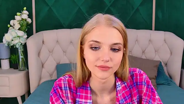 4example Chloe online show from 04-01-26, 01:52