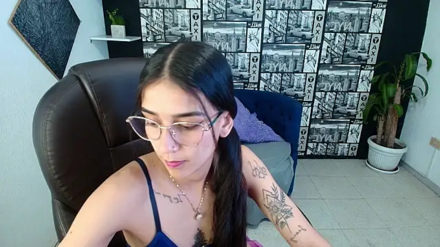 DanielaMonroe online show from 11-22-25, 09:35