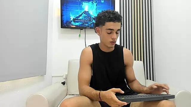Snapshot of nathan_shimmer chatting on 10-14-25, 03:45 nathan shimmer online show from 10-14-25, 03:45