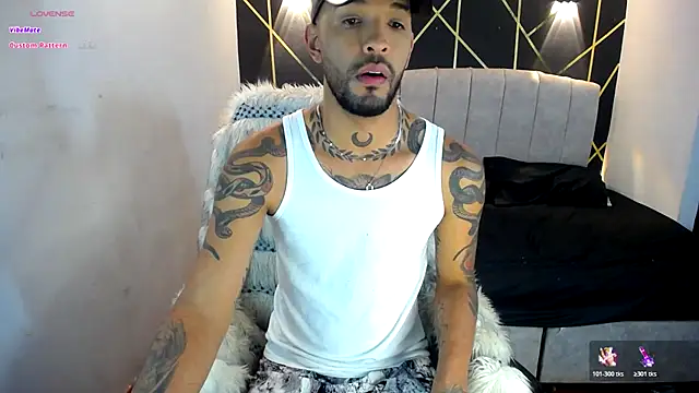 Snapshot of LickMyInk chatting on 10-18-25, 03:30 LickMyInk online show from 10-18-25, 03:30