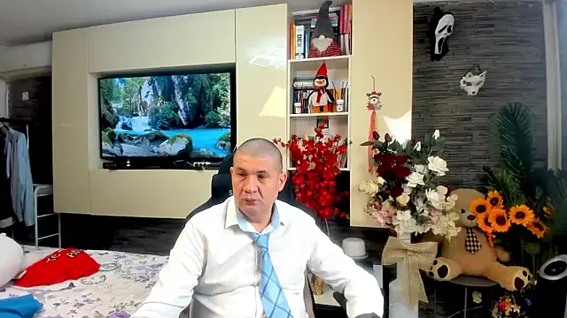 SpartacusDaddy48 online show from 05-01-26, 11:15