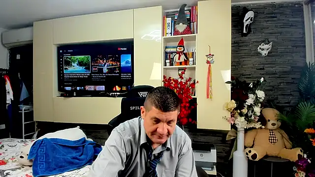 SpartacusDaddy48 online show from 04-08-26, 08:27