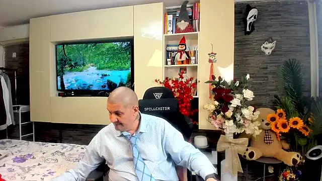 SpartacusDaddy48 online show from 04-29-26, 09:54