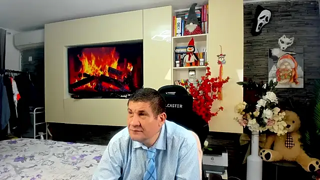 SpartacusDaddy48 online show from 03-26-26, 12:47