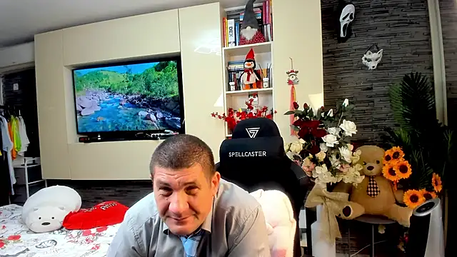 SpartacusDaddy48 online show from 05-18-26, 07:18
