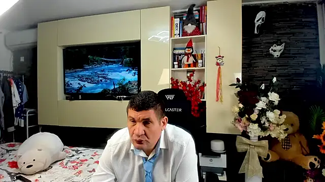SpartacusDaddy48 online show from 04-19-26, 10:49
