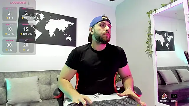 Maximo Wolff online show from 12-20-25, 08:44