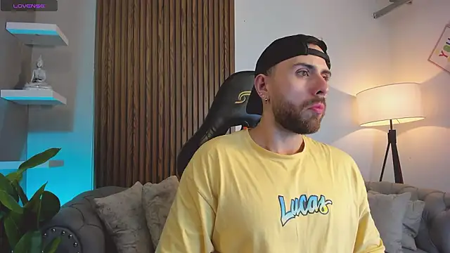 Maximo Wolff online show from 03-19-26, 03:06