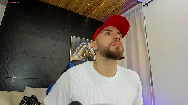 Maximo Wolff online show from 10-28-25, 07:57