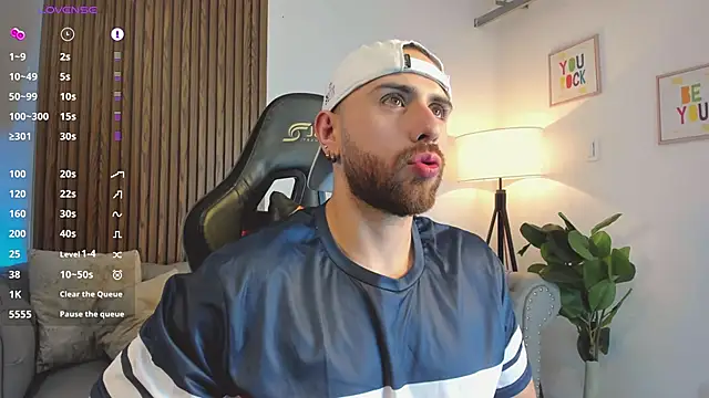 Maximo Wolff online show from 03-10-26, 07:40