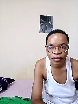 Miss-Hennessy online show from 05-02-26, 02:33