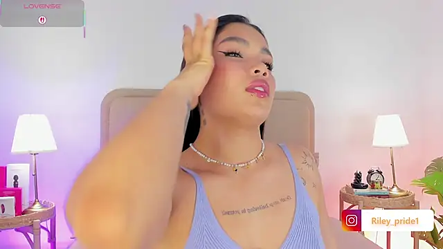 Snapshot of Cutie_Riley chatting on 09-23-25, 11:39 Cutie Riley online show from 09-23-25, 11:39