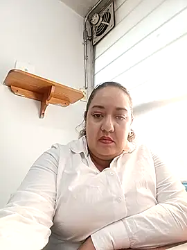 Caroomoom27 online show from 12-18-25, 05:06