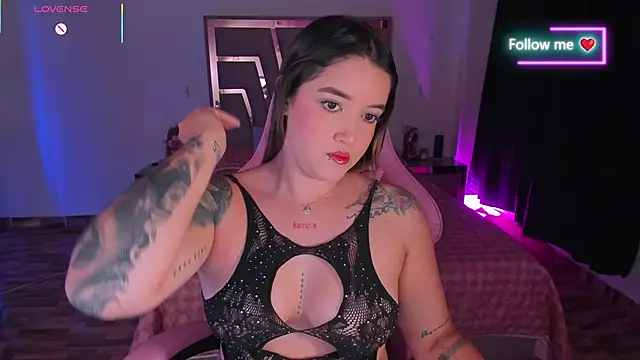 lunaarose online show from 02-25-26, 04:12