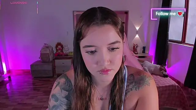 lunaarose online show from 04-11-26, 07:50