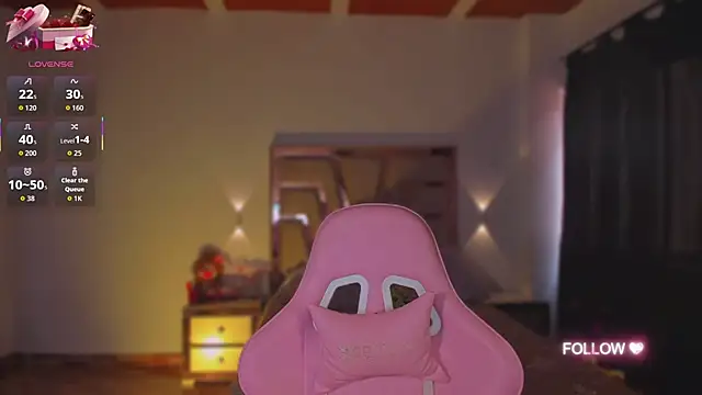 lunaarose online show from 11-04-25, 04:33