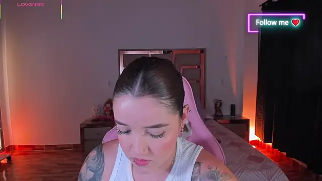 lunaarose online show from 04-29-26, 03:11