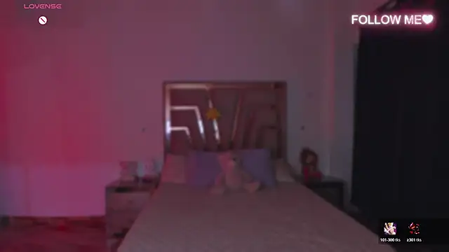 lunaarose online show from 11-28-25, 12:22