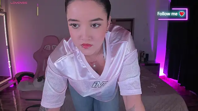 lunaarose online show from 05-07-26, 03:33