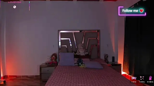 lunaarose online show from 04-23-26, 04:52