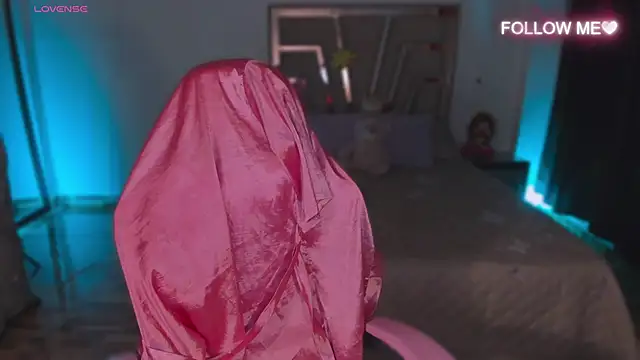 lunaarose online show from 12-04-25, 01:37