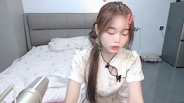 Snapshot of kexin_a chatting on 10-11-25, 10:27 kexin a online show from 10-11-25, 10:27