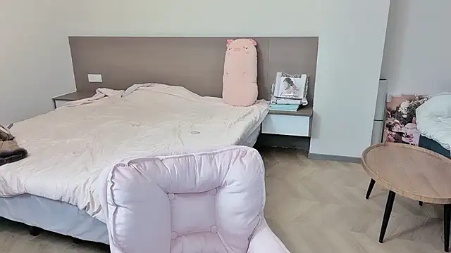 Snapshot of nini_a chatting on 11-11-25, 09:37 nini a online show from 11-11-25, 09:37