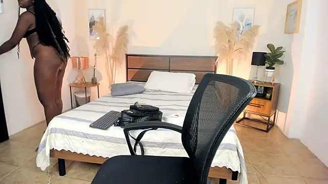 EmaaaBrown  online show from 04-16-26, 03:35