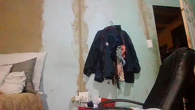 Snapshot of Nicky52 chatting on 04-16-26, 01:39 Nicky52 online show from 04-16-26, 01:39