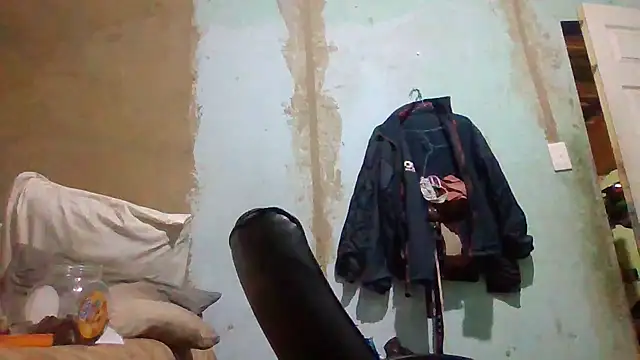 Snapshot of Nicky52 chatting on 03-25-26, 05:34 Nicky52 online show from 03-25-26, 05:34