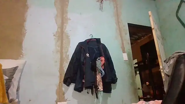 Snapshot of Nicky52 chatting on 04-15-26, 04:51 Nicky52 online show from 04-15-26, 04:51